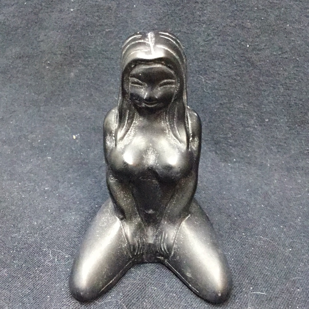 Obsidian kneeling goddess