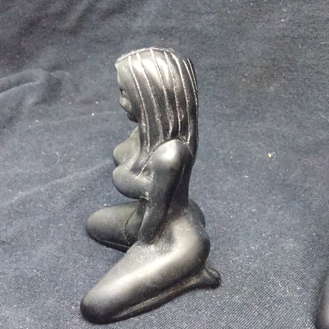 Obsidian kneeling goddess