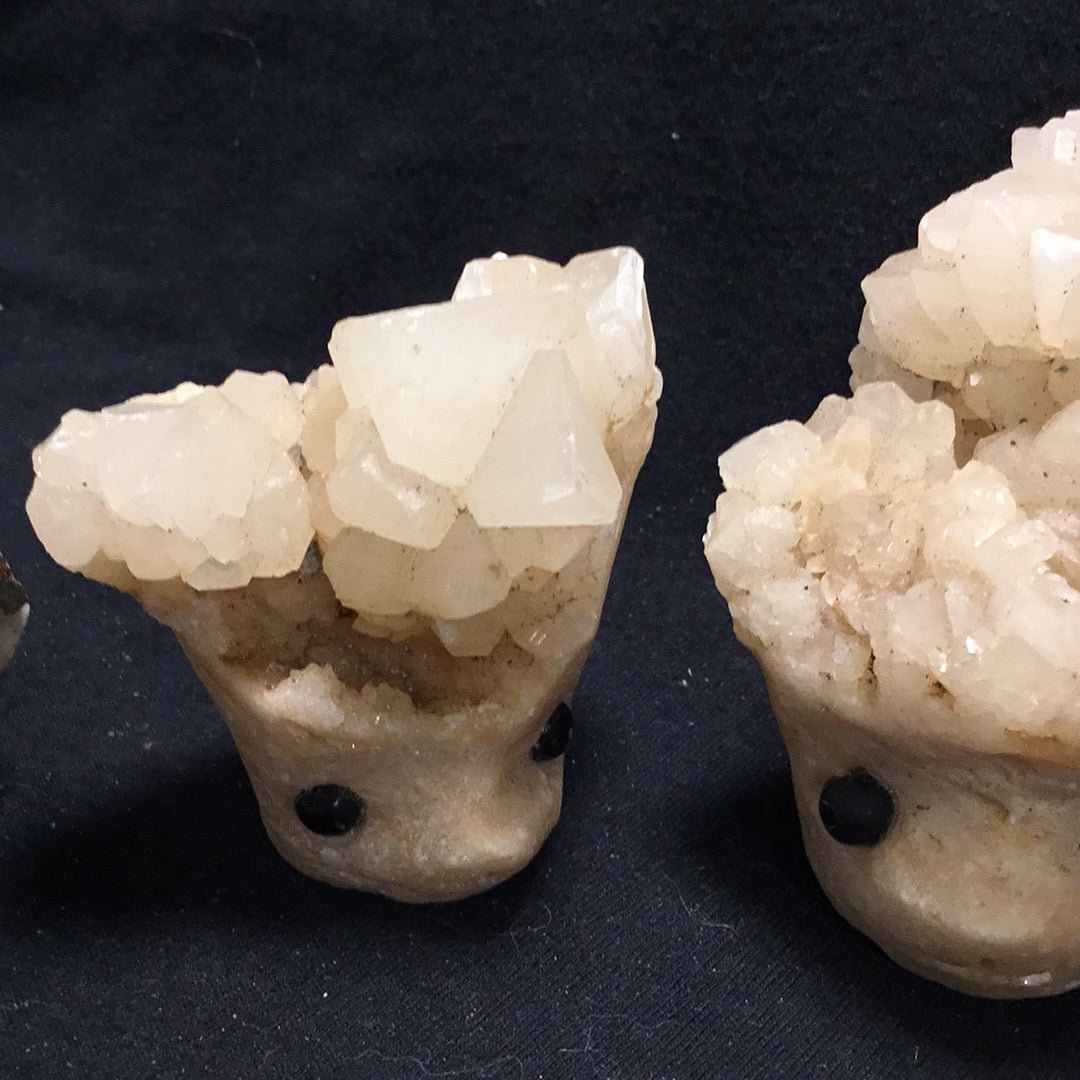 Calcite cluster hedgehog