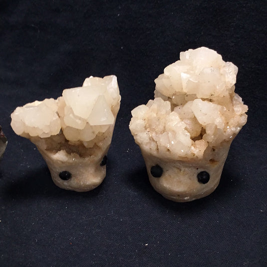 Calcite cluster hedgehog